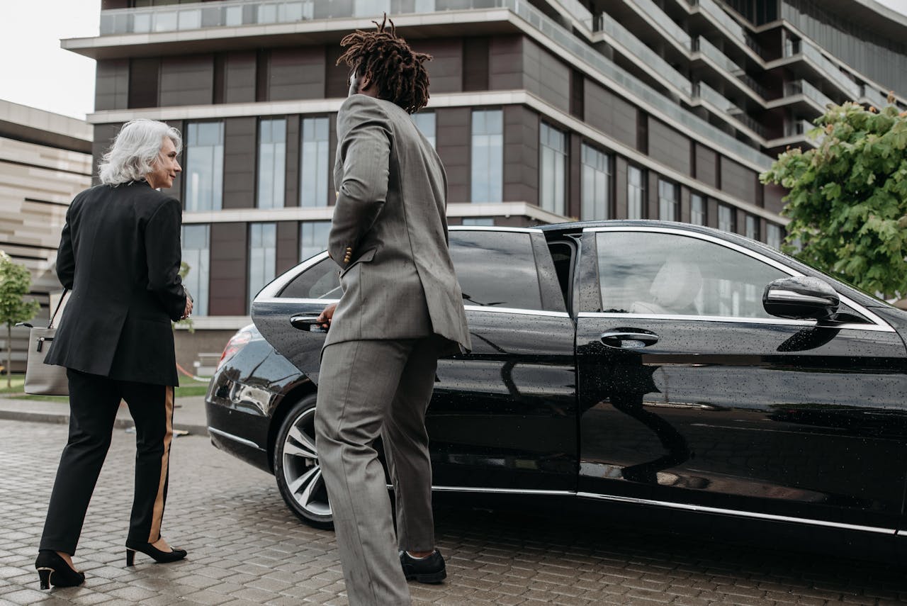 Airport Transfer or Car Rental: Which Option Saves More Time?